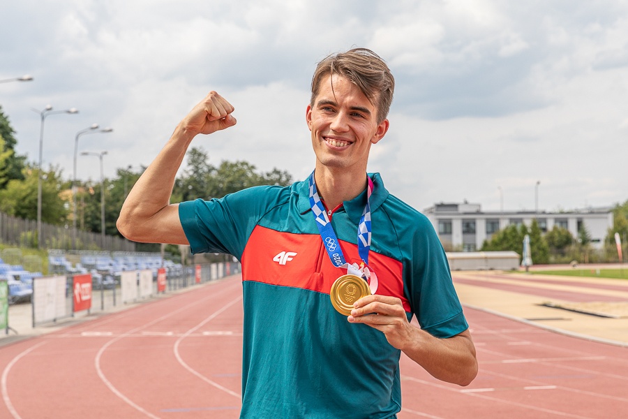 Mistrz olimpijski, Kajetan Duszyński wrócił do Łodzi: „Samo reprezentowanie kraju to uczucie dumy” (Fot. TuŁódź.pl/Michał Pietrzak)