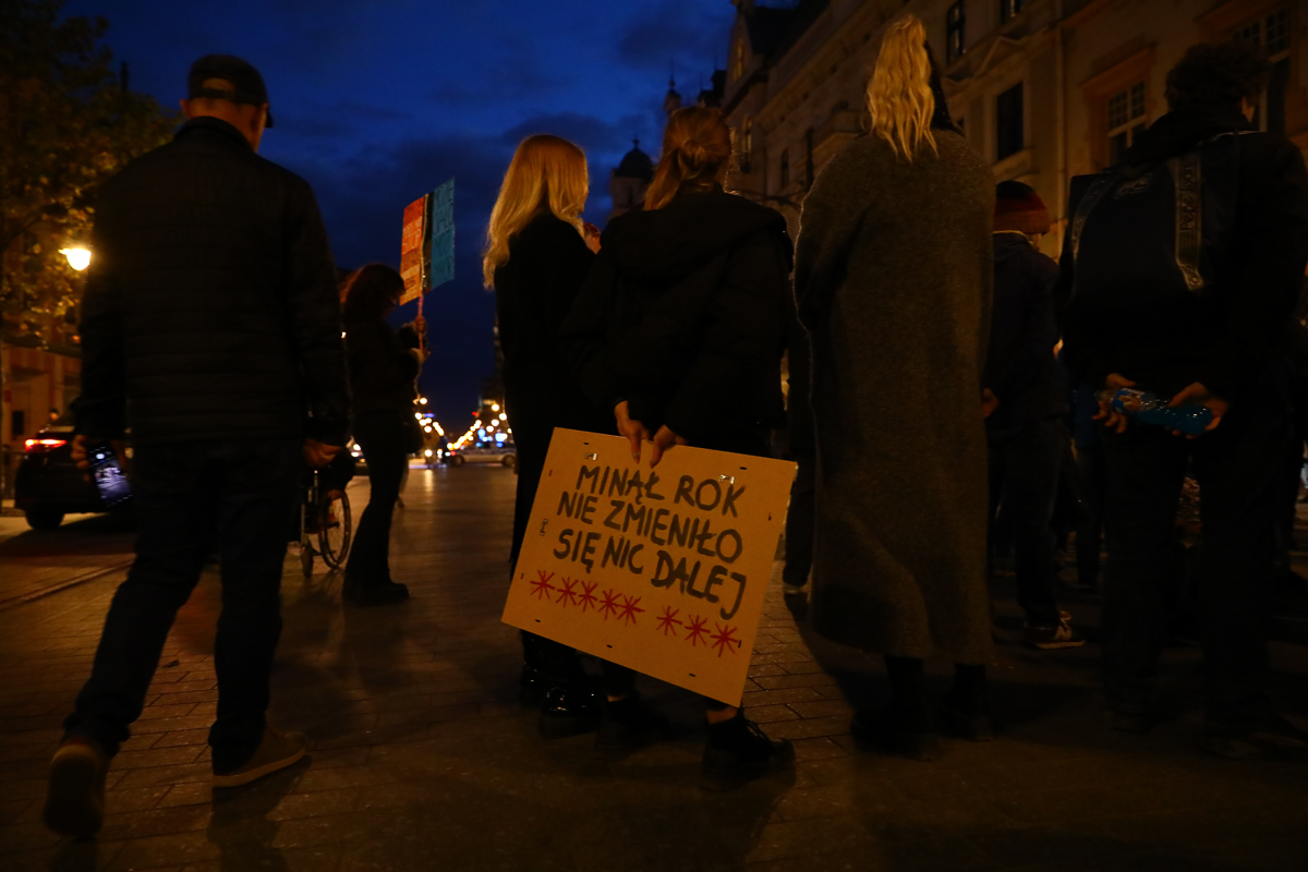 Pikieta pod siedzibą PiS na Piotrkowskiej w Łodzi
