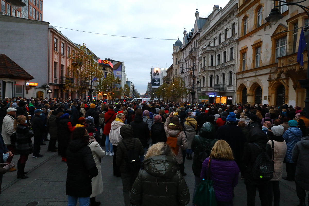 „Ani jednej więcej” - protest na Piotkowskiej w Łodzi