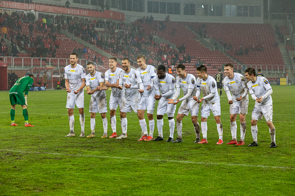 Kołyska dla piłkarza Widzewa Łódź. Marek Hanousek został ojcem - Zdjęcie główne