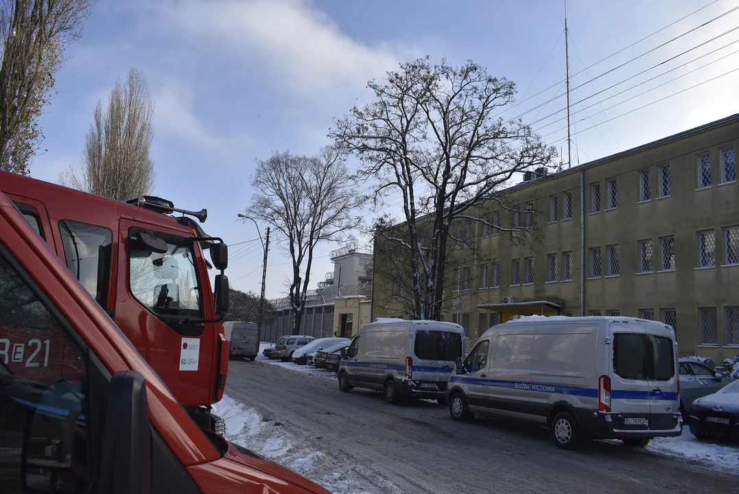 Areszt Śledczy w Łodzi szuka ludzi do pracy. Jakie są wymagania i ile można zarobić? Sprawdziliśmy - Zdjęcie główne