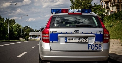 Łódzkie. Policjant zaatakowany nożem! Napastnik trafił do szpitala  - Zdjęcie główne