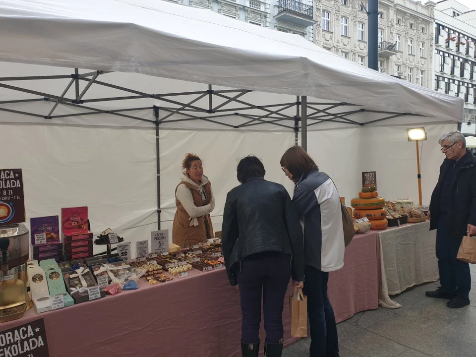 Na Piotrkowskiej w Łodzi odbywa się w majówkę Festiwal Czekolady i Słodyczy We Form