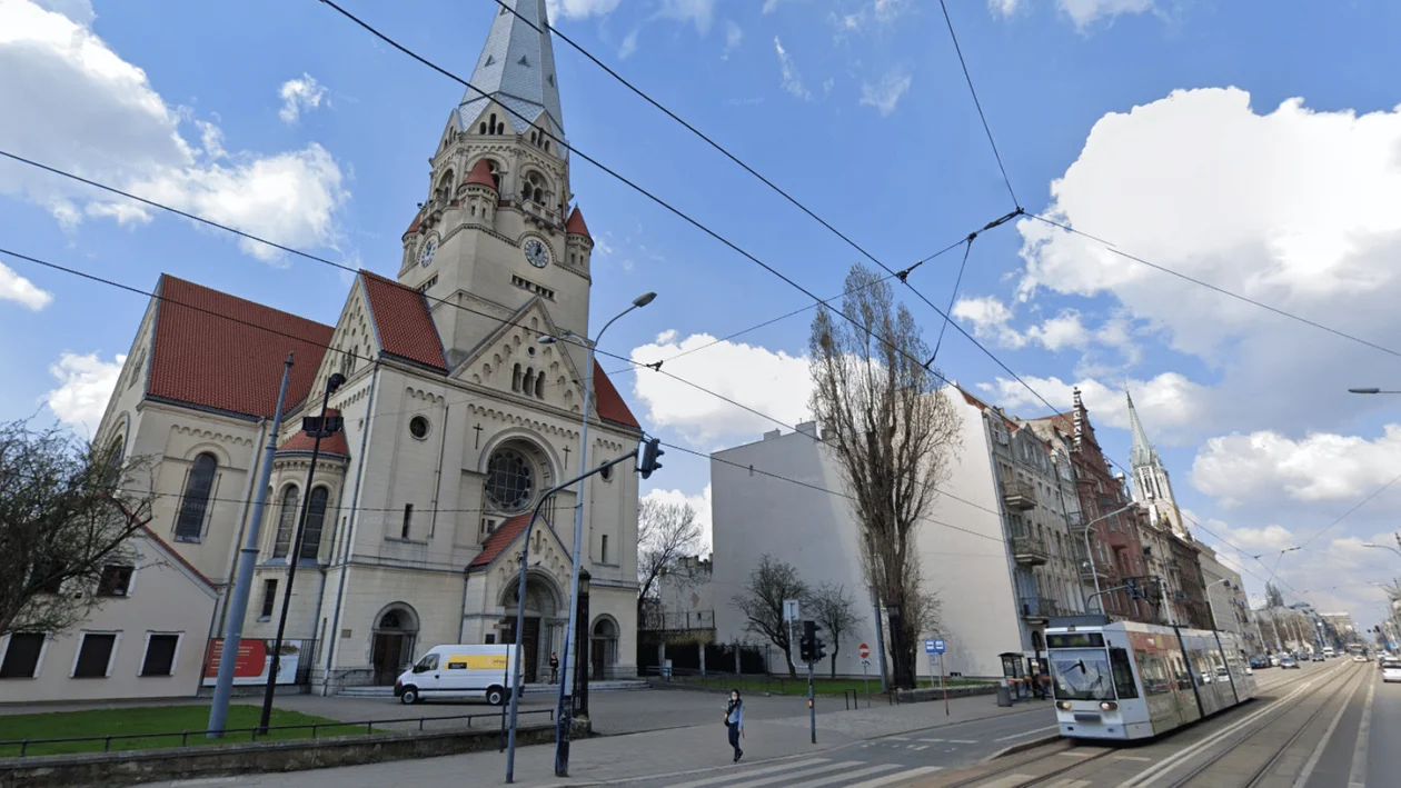 W piątek duże utrudnienia w centrum Łodzi. Głównymi ulicami miasta przejdzie droga krzyżowa [zmiany] - Zdjęcie główne