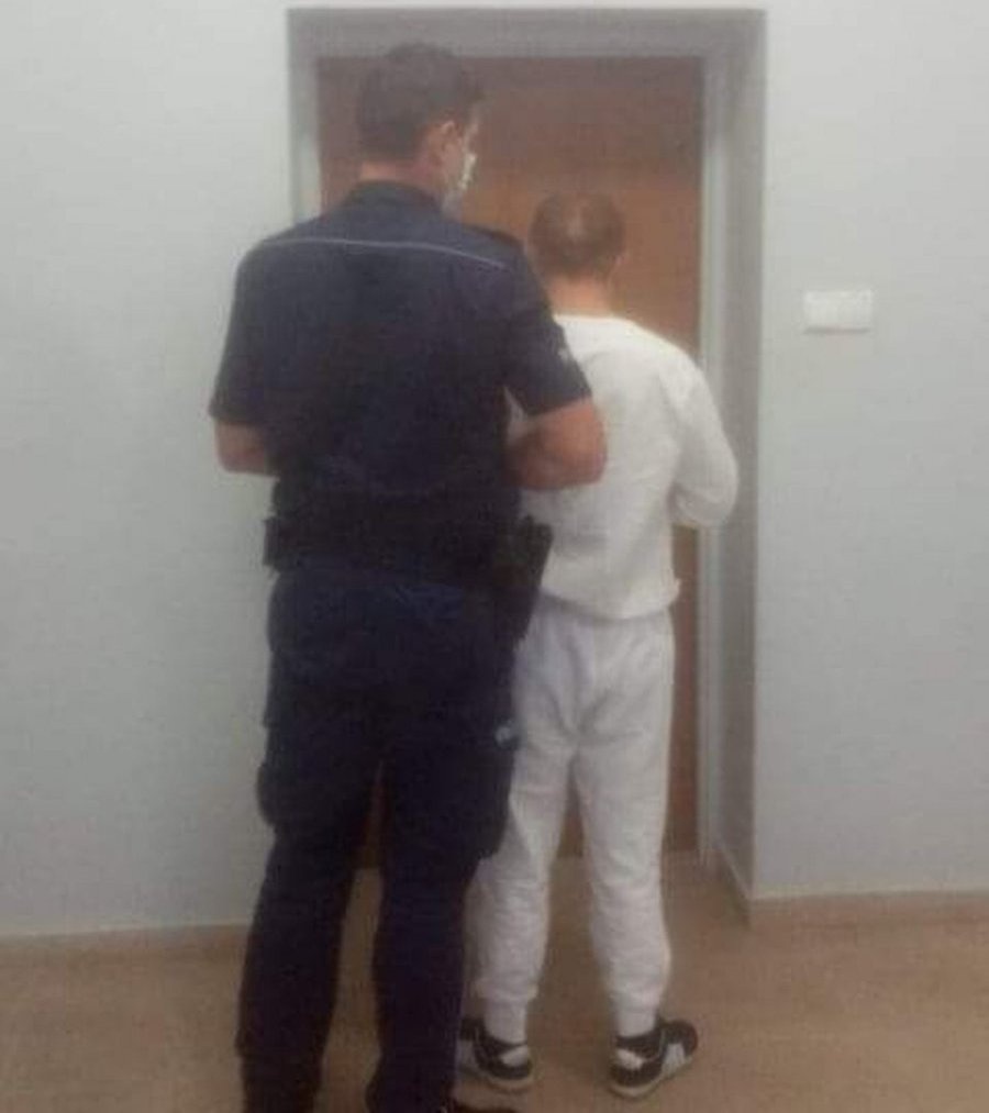 Policjanci znaleźli sprawcę podpalenia klasztornego konfesjonału w Warcie (fot. KWP Łódź) | wiadomości łódzkie | Łódź | TuŁódź