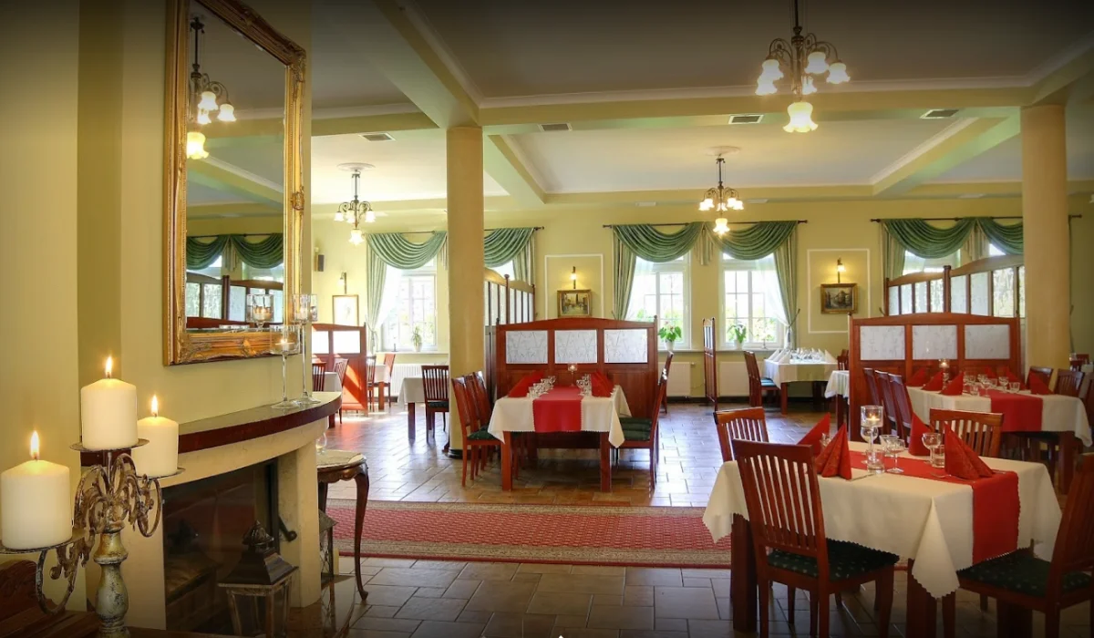 Restauracja Złota Kaczka, ul. Rąbieńska 53 – ocena 4,4 wg 776 opinii