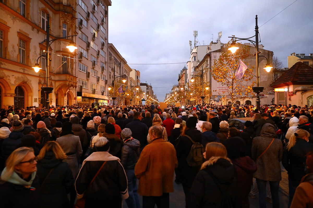 „Ani jednej więcej” - protest na Piotkowskiej w Łodzi