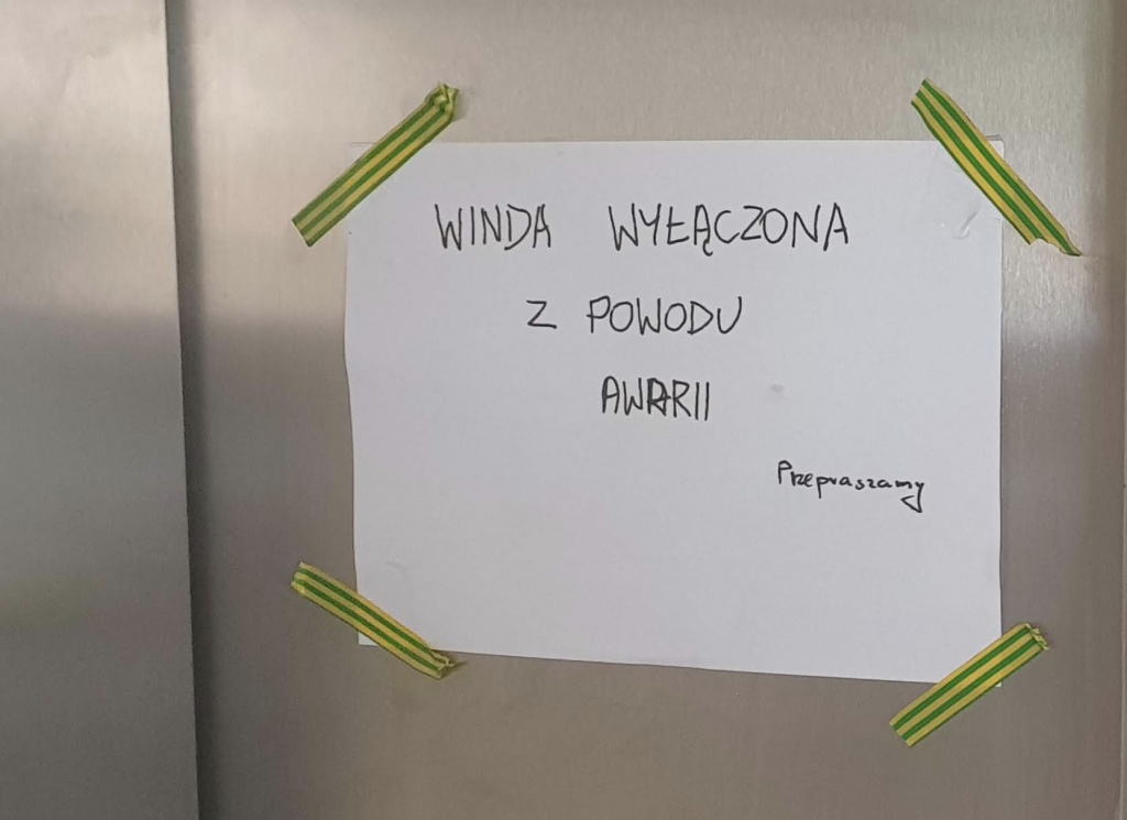 Niepełnosprawny łodzianin musiał wyprowadzić się ze swojego mieszkania. Przez zepsutą windę (fot. TuŁódź.pl)