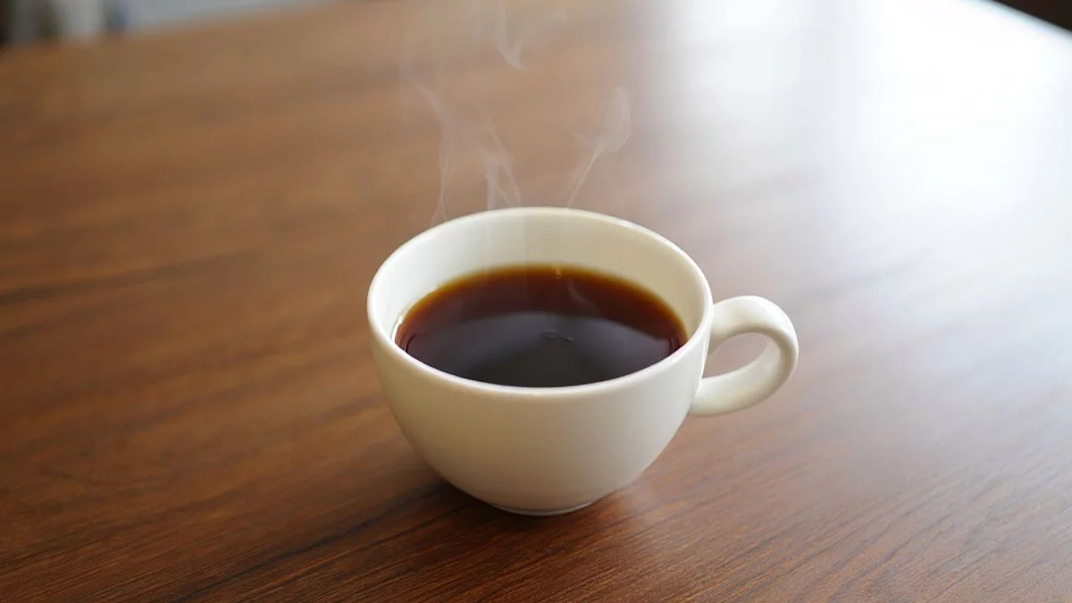 Wlej ocet do kawy. Ten trik naprawdę działa!