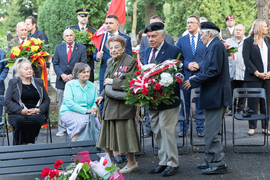 Łódź. 77. rocznica wybuchu Powstania Warszawskiego. W Łodzi uczczono pamięć Powstańców [zdjęcia] - Zdjęcie główne