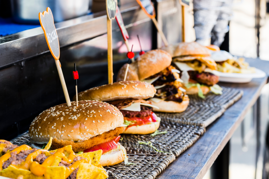 Food trucki ponownie w Łodzi. Czas na smaczne pożegnanie lata - Zdjęcie główne