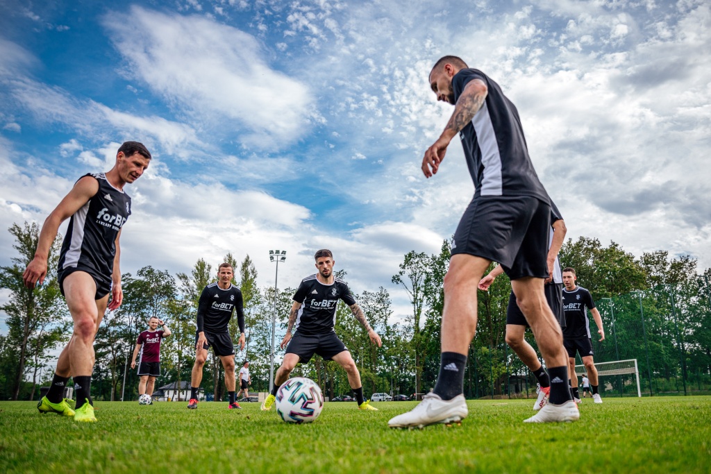 Piłkarze ŁKS-u rozpoczęli przygotowania do Fortuna 1 Ligi - Zdjęcie główne