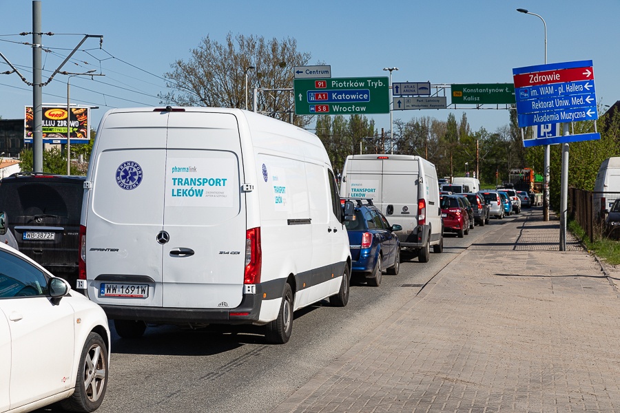 Korki Łódź. Sprawdź, co dzieje się na łódzkich drogach. Wypadek na A2 w Łódzkiem [14.06.2021] - Zdjęcie główne