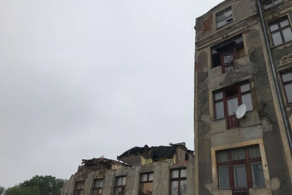Z rogu POW i Składowej zniknęła płachta z wizualizacją kamienicy. Co z zagospodarowaniem tej przestrzeni? (fot. Aga Szynk) |wiadomości łódzkie|Łódź|TuŁódź 