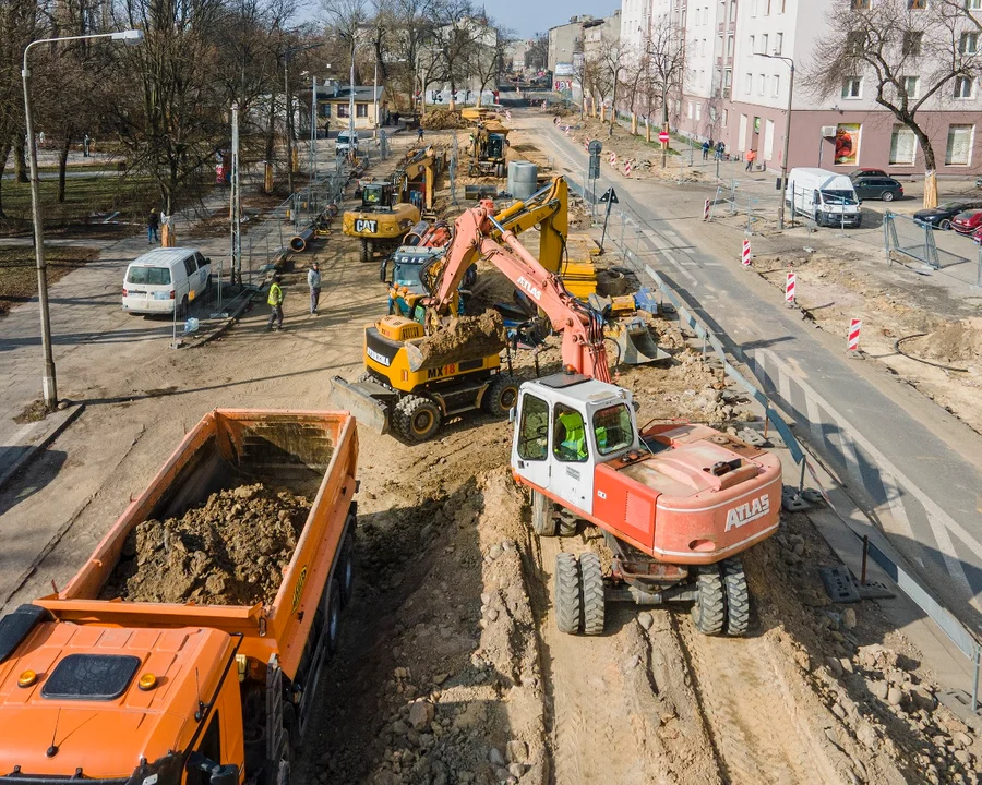 Trwa remont Wojska Polskiego w Łodzi. Zobacz zdjęcia z placu budowy [galeria] - Zdjęcie główne