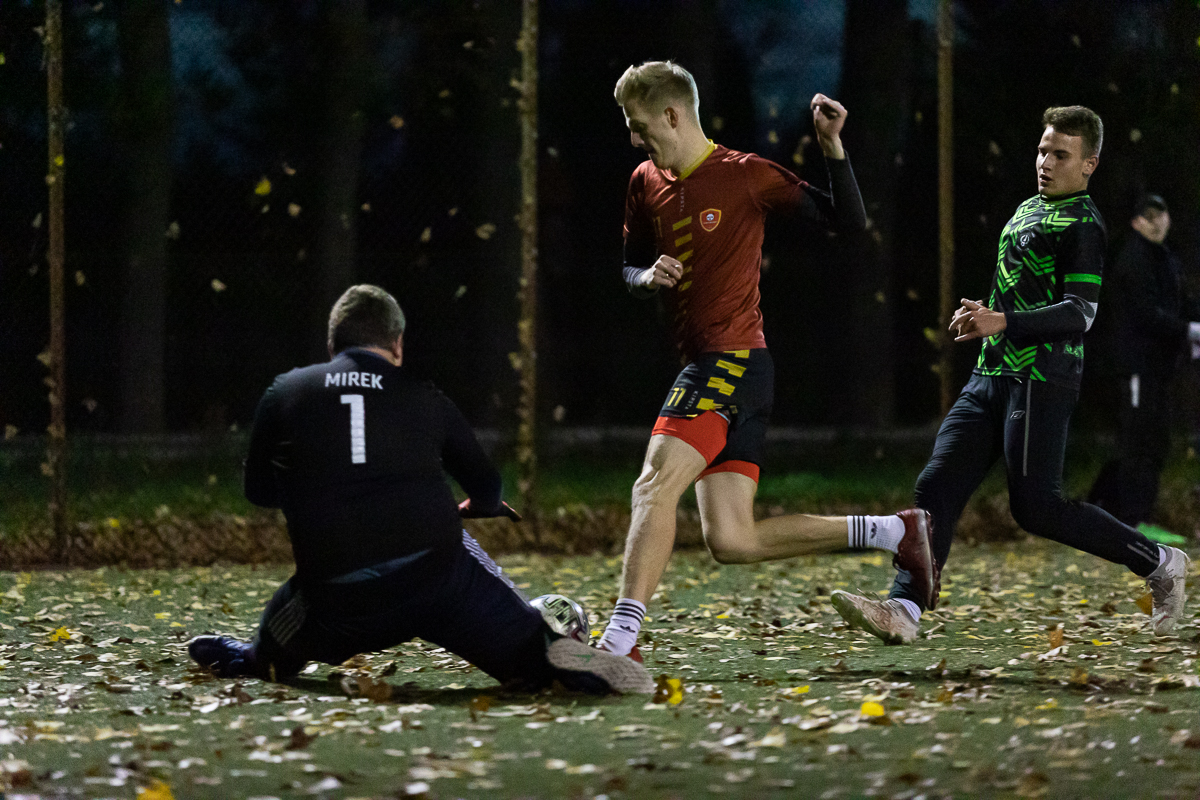 Playarena Łódź. Spotkanie na szczycie 3. ligi łódzkiej