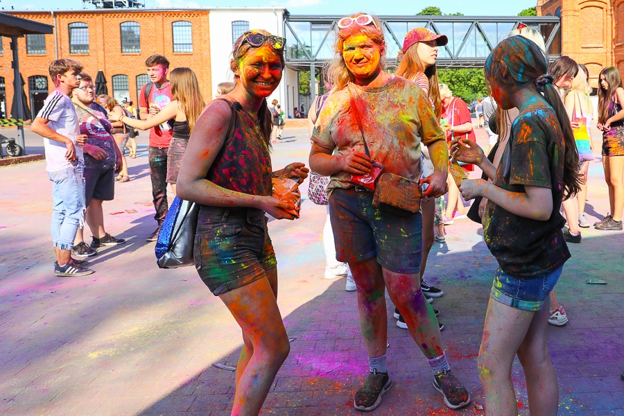 Holi Święto Kolorów Łódź. Wielkie święto kolorów w Ogrodach Geyera (fot. Michał Pietrzak - TuŁódź.pl)