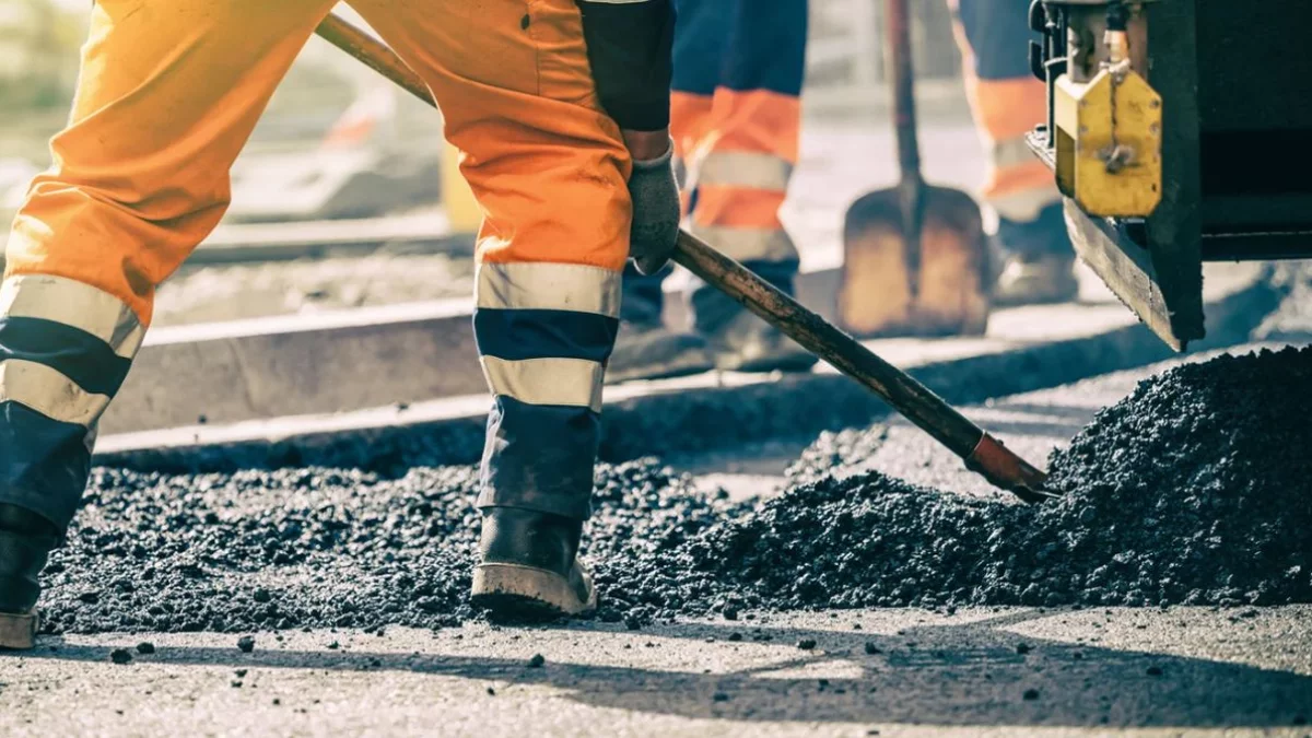 Na tę inwestycję mieszkańcy czekali od lat. Na jakim etapie jest budowa nowej drogi w Łódzkiem?