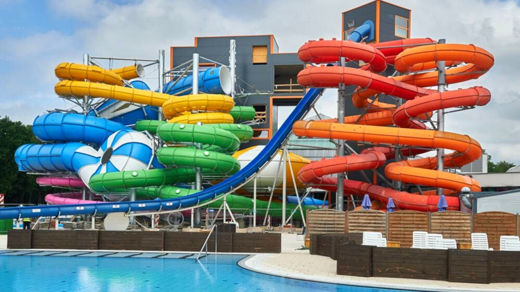 Aquapark Fala wznawia działalność. Nowe atrakcje, w tym zjeżdżalnie z imponującymi trasami zjazdu - Zdjęcie główne