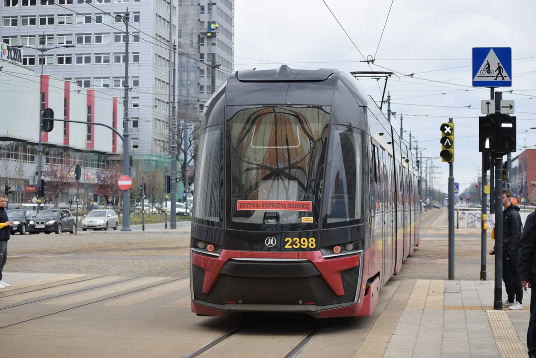 Ważna linia tramwajowa została skrócona. Dla studentów oznacza to spory kłopot. ZDiT komentuje - Zdjęcie główne