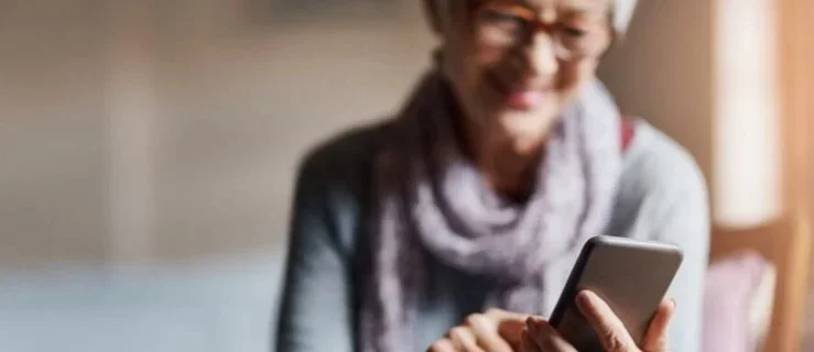 Seniorzy przechodzą do sieci. I jeszcze na tym zyskują - Zdjęcie główne