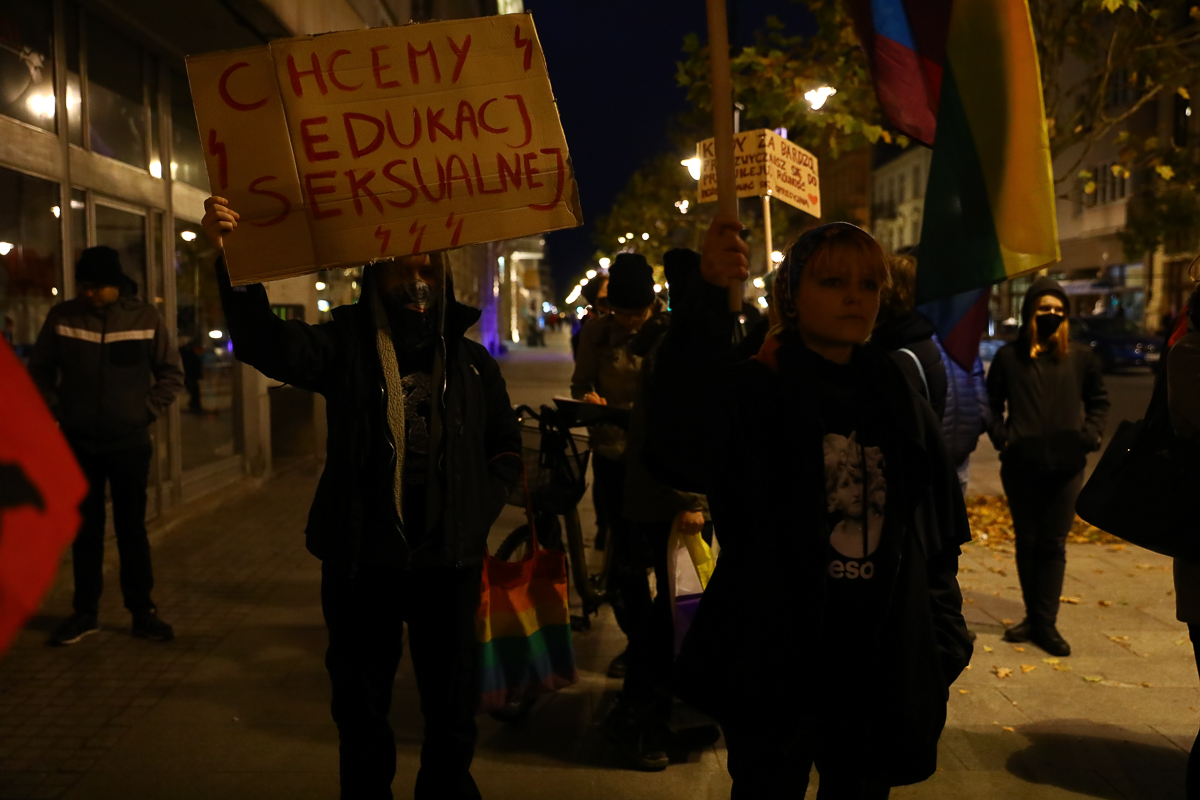 Pikieta pod siedzibą PiS na Piotrkowskiej w Łodzi