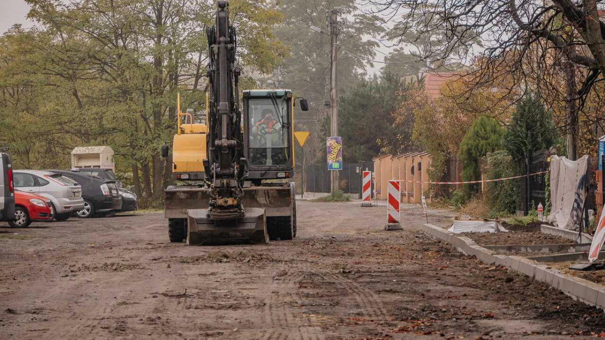 Gruntówki na Złotnie przestaną straszyć. Mieszkańcy odetchną z ulgą [ZDJĘCIA] - Zdjęcie główne