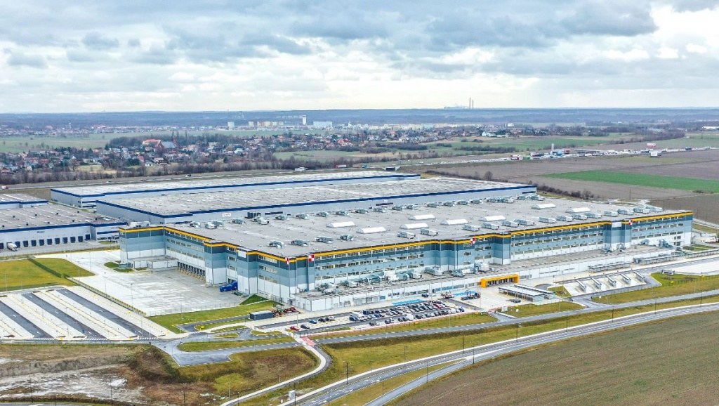 Jest praca w Łodzi! Amazon poszukuje 100 pracowników do łódzkiego centrum logistyki - Zdjęcie główne