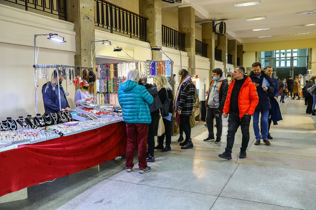 Targi minerałów i biżuterii przyciągnęły wielu fanów oryginalnych przedmiotów z Łodzi i okolic