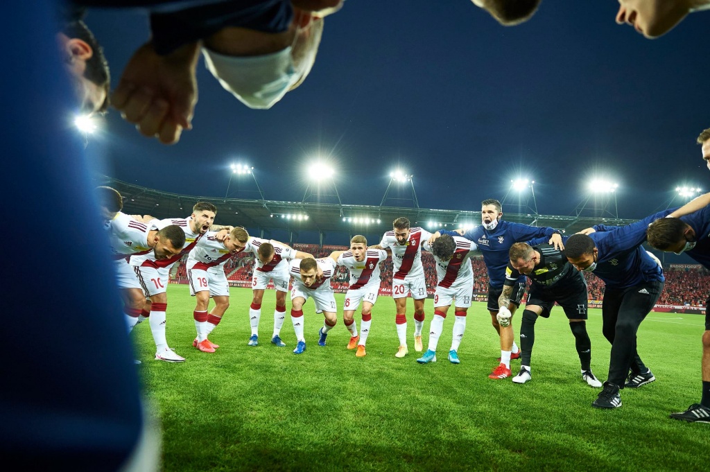 Derby Łodzi dla Rycerzy Wiosny! Widzewiacy przegrali, ale zostawili zdrowie na boisku [ZDJĘCIA] - Zdjęcie główne