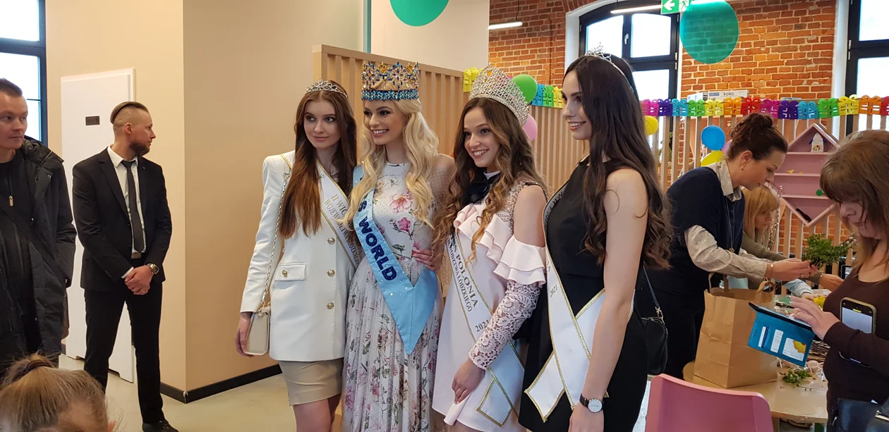 Oficjalne powitanie MISS WORLD 2021 w Łodzi! Karolina Bielawska na scenie Monopolis