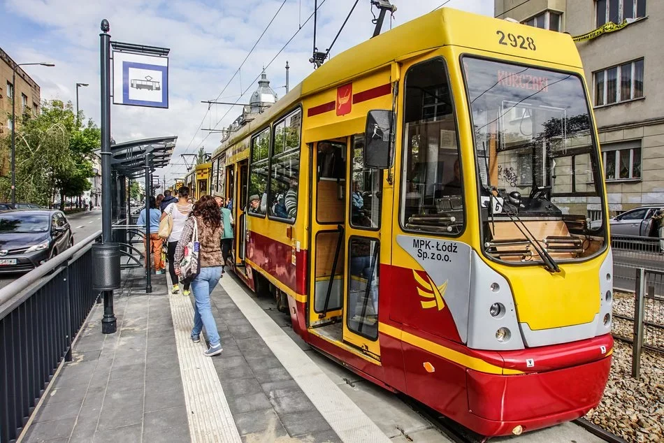 Wielkie utrudnienia dla podróżnych MPK Łódź. Kursuje komunikacja zastępcza - Zdjęcie główne