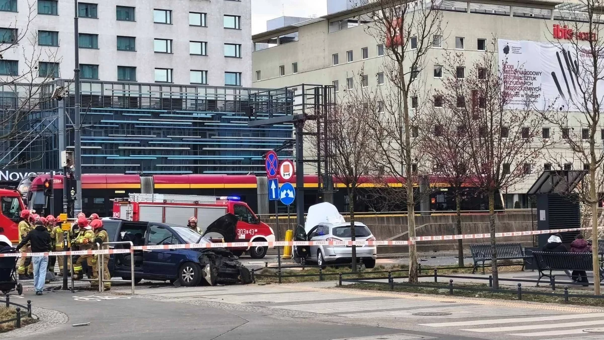 Groźny wypadek w centrum Łodzi. „Poszkodowany” miał blisko 1,8 promila