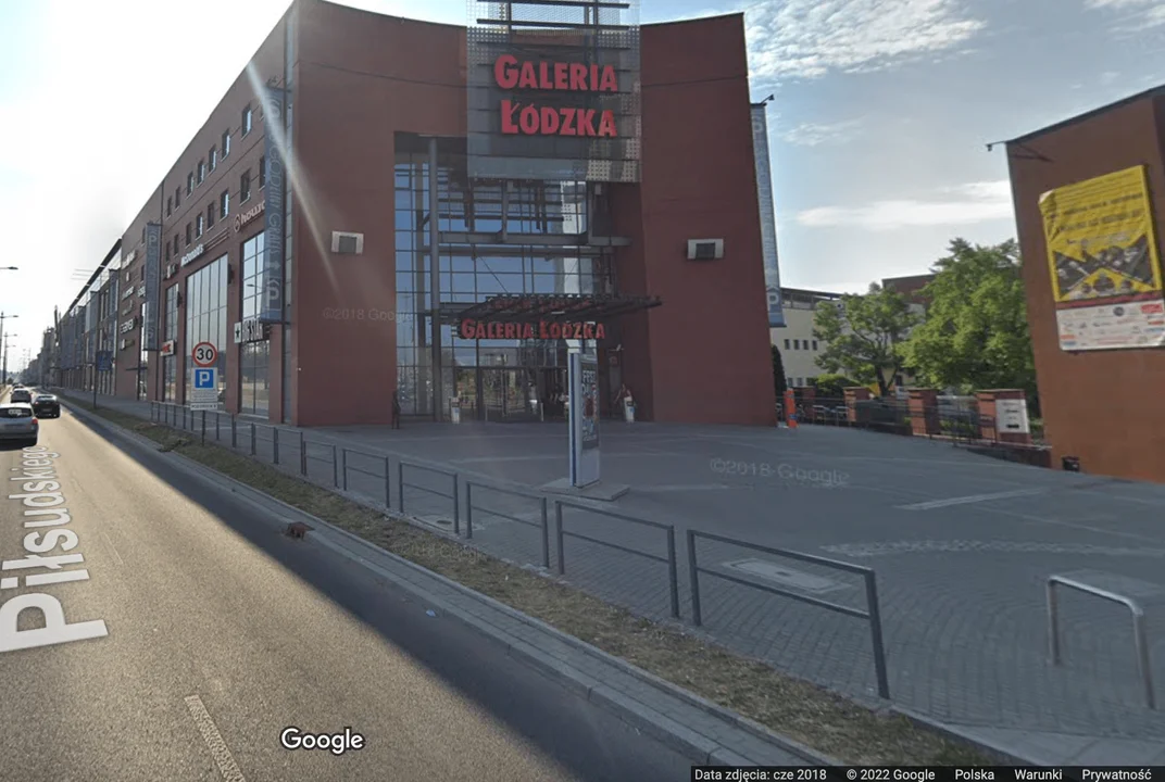Galeria Łódzka - parking 3 godziny gratis, 4. godzina - 3 PLN, 5. godzina - 6 PLN, każda następna 4 PLN