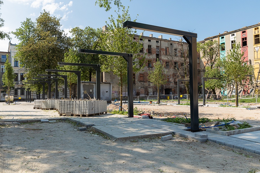 Włókiennicza Łódź. Połowa prac remontowych na zabytkowej ulicy została już wykonana (fot. Michał Pietrzak - redakcja TuŁódź) |wiadomości łódzkie | Łódź | TuŁódź