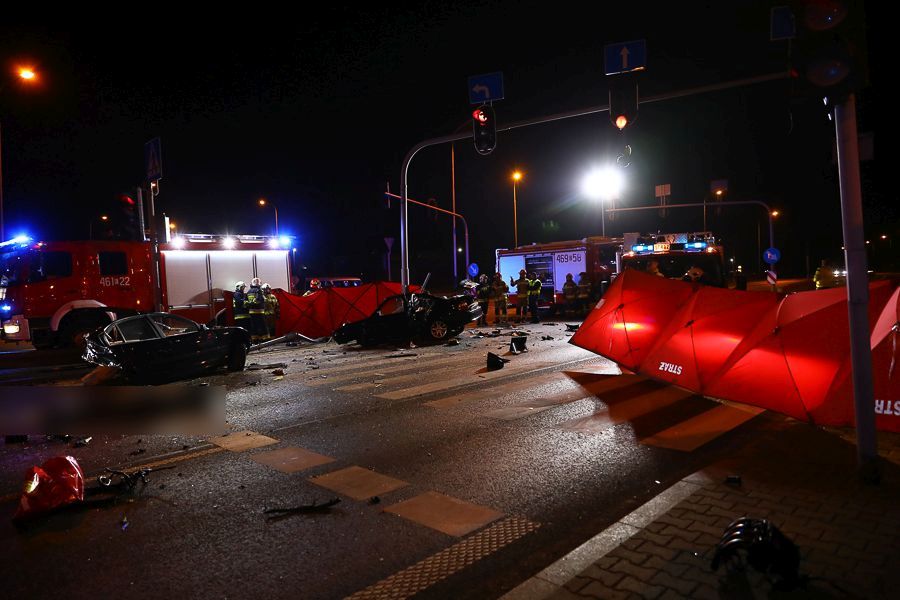 Śmiertelny wypadek w Rzgowie. Nie żyją 3 osoby