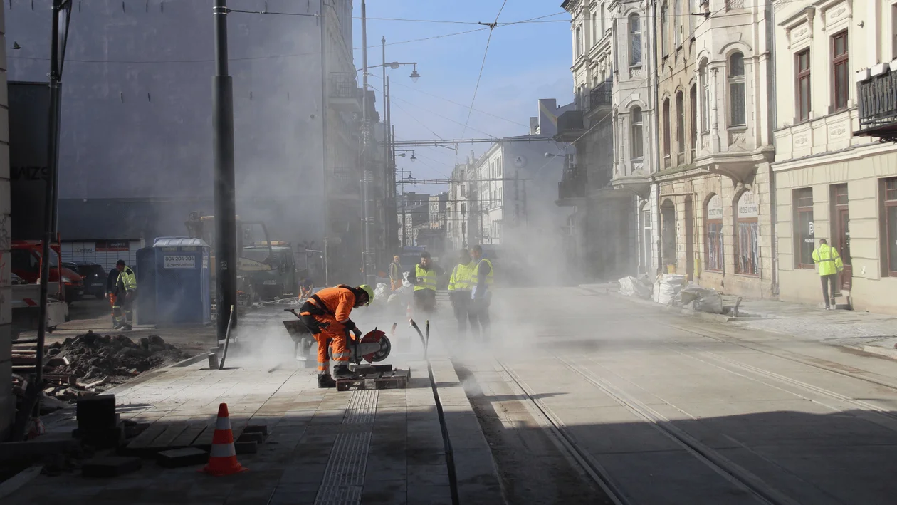 Ostatnie chwile przed powrotem MPK Łódź na ulicę Legionów w Łodzi. Jak zmieniła się ta ważna ulica? [ZDJĘCIA] - Zdjęcie główne