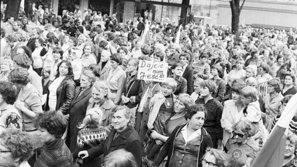 „Jak zjeść kartkę nożem i widelcem?” Dziś 39. rocznica marszu głodowego kobiet w Łodzi [ZDJĘCIA] - Zdjęcie główne