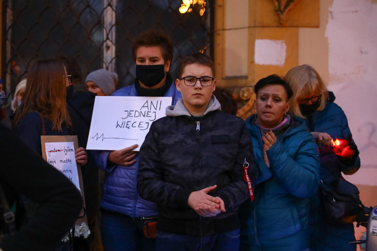 „Ani jednej więcej” - protest na Piotkowskiej w Łodzi
