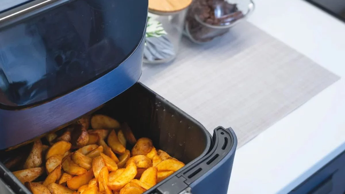 Koniec z air fryerem i mikrofalówką? Oto nowe urządzenie kuchenne, które zrobi wszystko