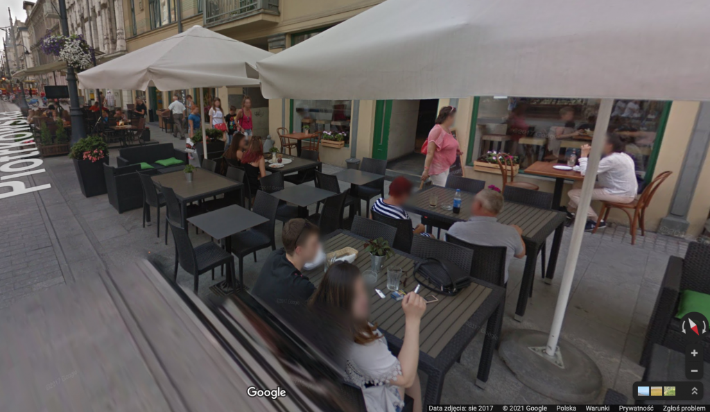 Wakacje na Piotrkowskiej w Łodzi przed pandemią! Kto odnajdzie się na zdjęciach w Google Street View? (fot. Google Street View)