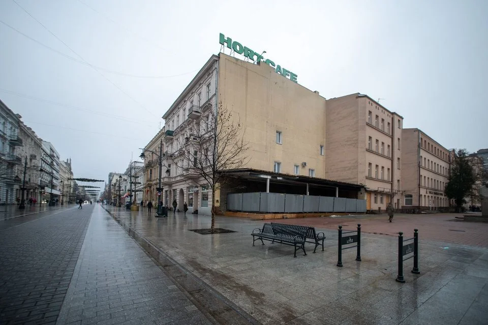 Przedstawiono wizualizacje ażurowej kamienicy, która stanie w miejscu HortCafe