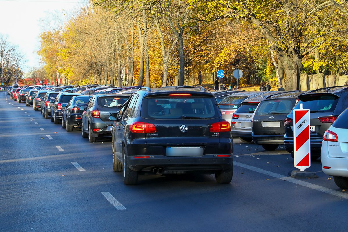 Funkcjonariusze drogówki prowadzą akcję "Znicz"