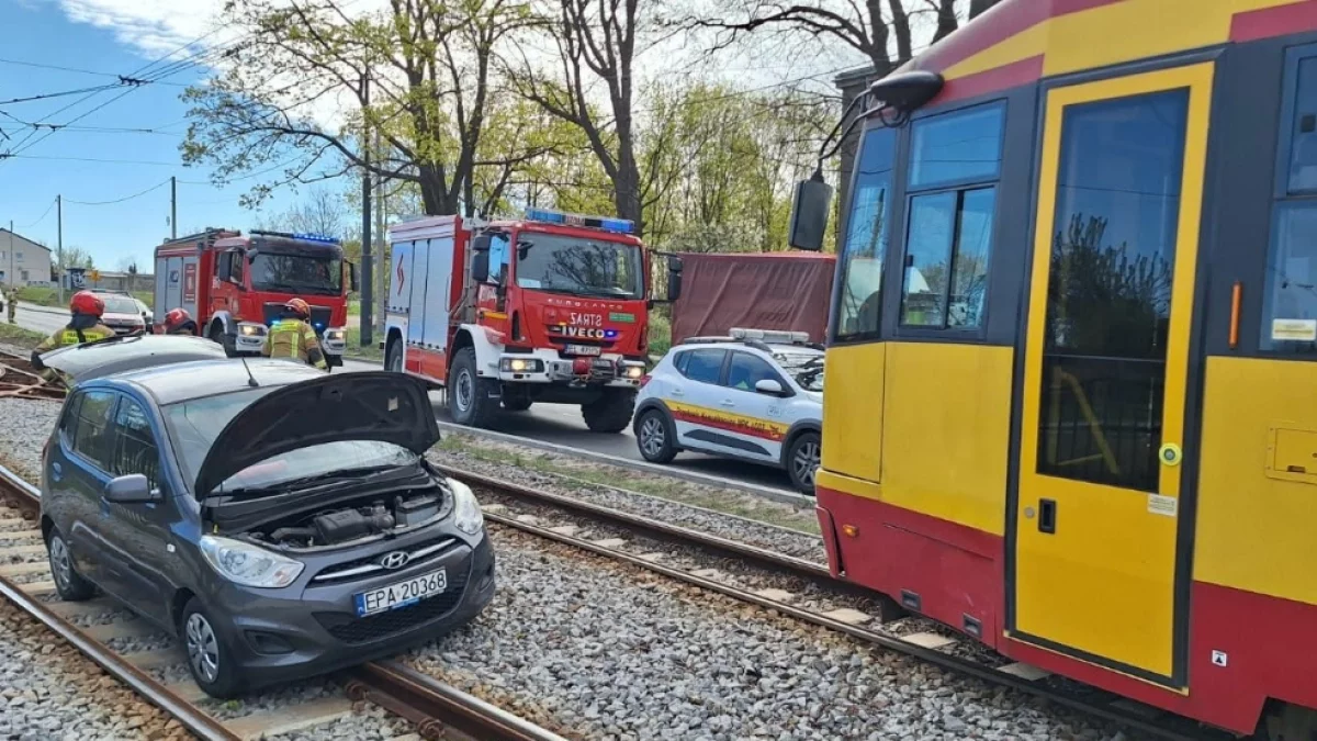 Wypadek z udziałem tramwaju MPK Łódź. Jedna osoba trafiła do szpitala