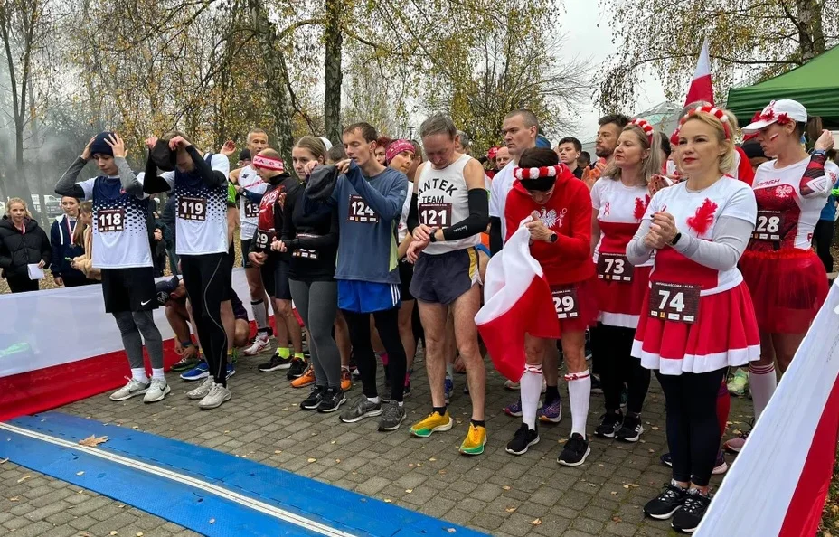 Co robić w długi weekend w Łodzi? Piknik Niepodległościowy w Manufakturze, Fisz Emade Tworzywo, gry miejskie i wiele więcej! - Zdjęcie główne