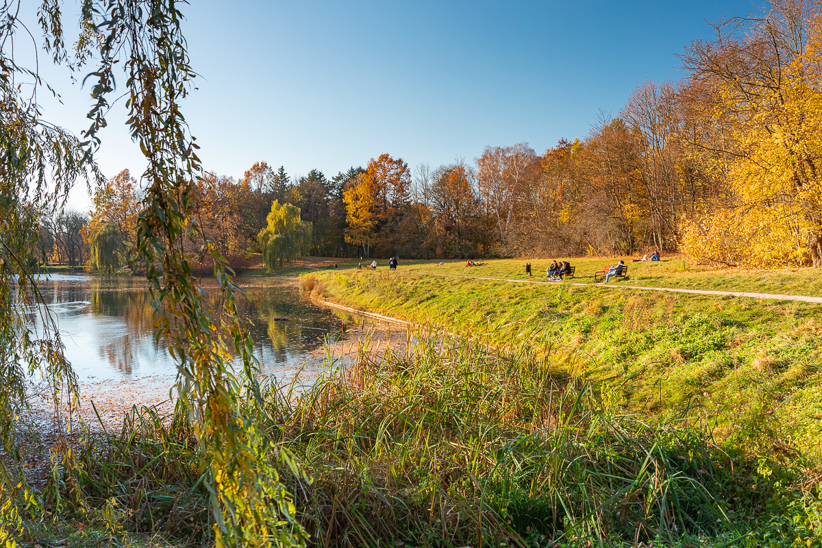 Łódzki park na Zdrowiu zachwyca jesienią