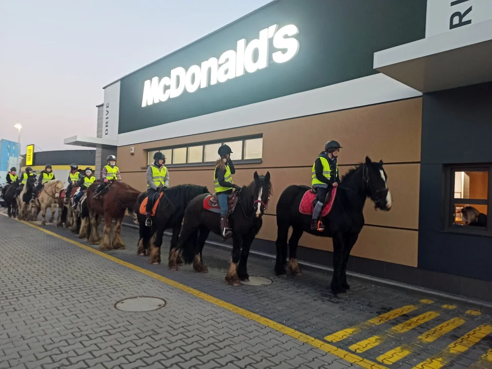 Konno do McDrive'a! Takich Walentynek się nie zapomina [ZDJĘCIA] - Zdjęcie główne