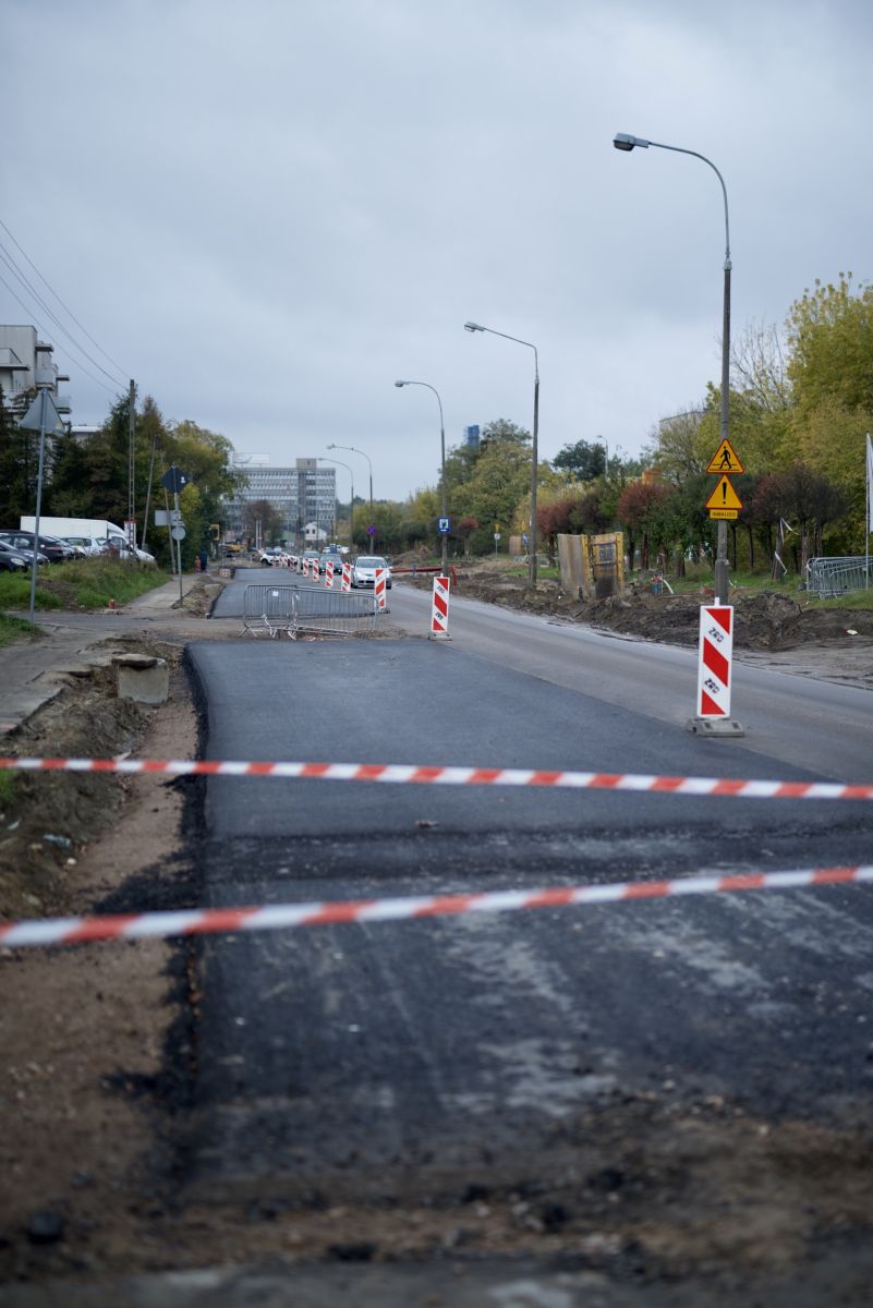 Trwa modernizacja Obywatelskiej w Łodzi. Zakończenie inwestycji zaplanowano na połowę 2022 roku