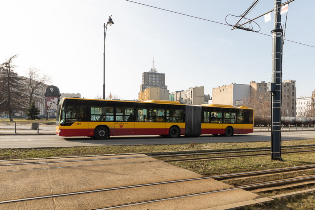 Uwaga: od 5 marca zmiany w kursowaniu MPK Łódź. Powodem budowa kanalizacji w rejonie parku na Młynku w Łodzi - Zdjęcie główne