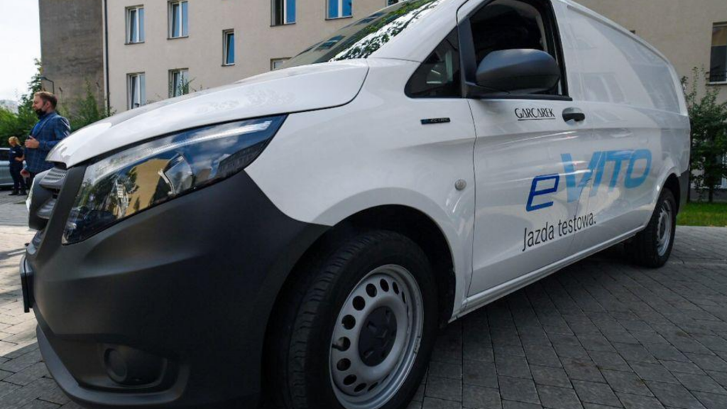 Elektrycznym mercedesem na służbę? W Łodzi to możliwe - Zdjęcie główne